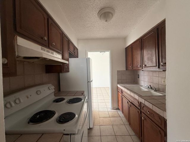 5739 Stiffkey Dr., San Antonio, TX 78228