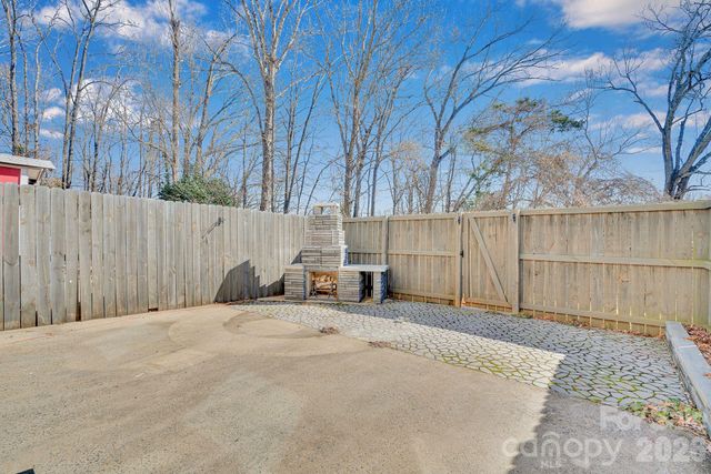 8308 Knights Bridge Road, Charlotte, NC 28210