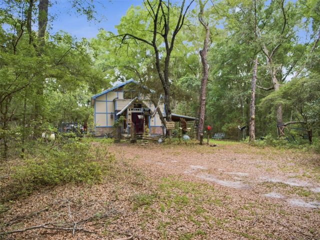 5229 SE 1ST STREET, Trenton, FL 32693