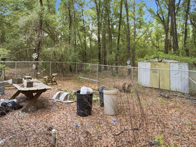 5229 SE 1ST STREET, Trenton, FL 32693