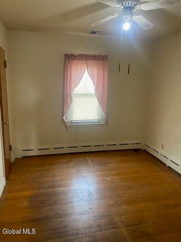 15 Braintree Street, Colonie, NY 12205