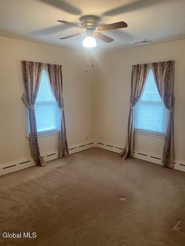 15 Braintree Street, Colonie, NY 12205