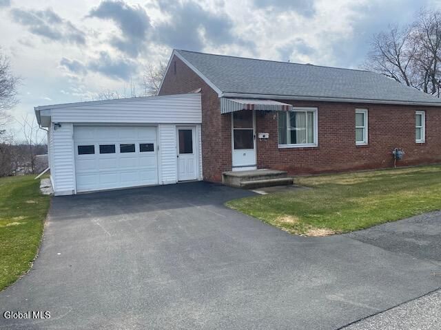 15 Braintree Street, Colonie, NY 12205