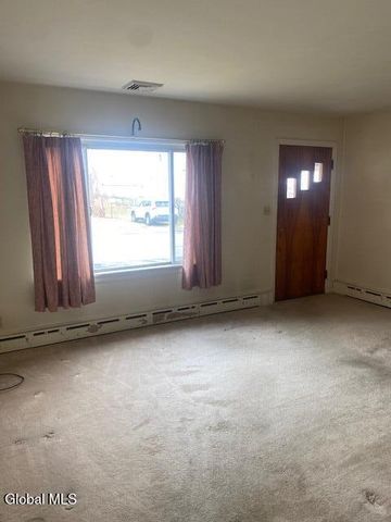 15 Braintree Street, Colonie, NY 12205