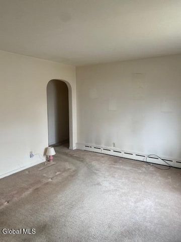 15 Braintree Street, Colonie, NY 12205