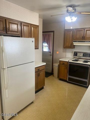 15 Braintree Street, Colonie, NY 12205