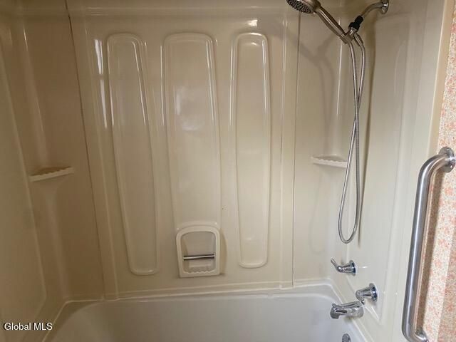 15 Braintree Street, Colonie, NY 12205