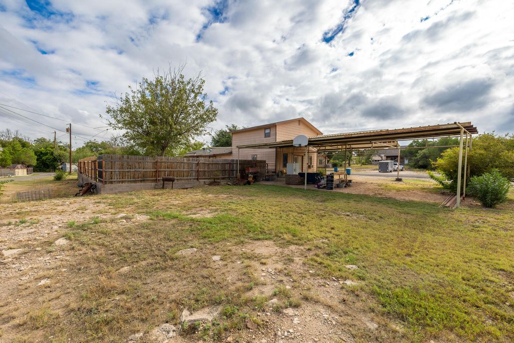 Image 14 of property listing at 103 Live Oak Drive, Ozona, TX 76943
