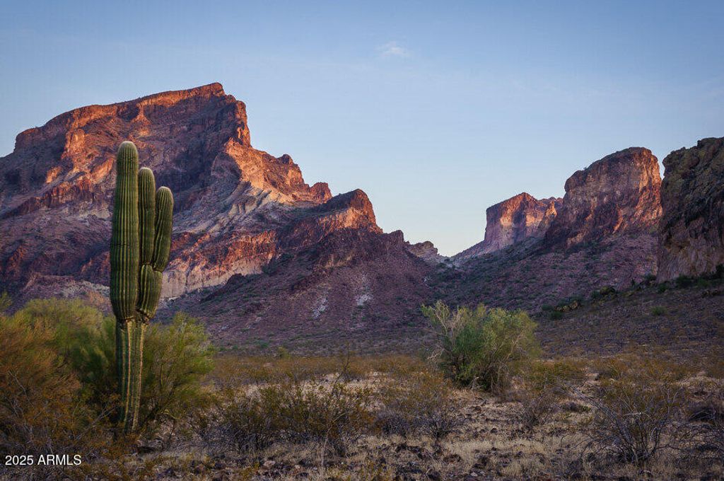 Image 15 of property listing at 2123 S 357th Drive, Tonopah, AZ 85354