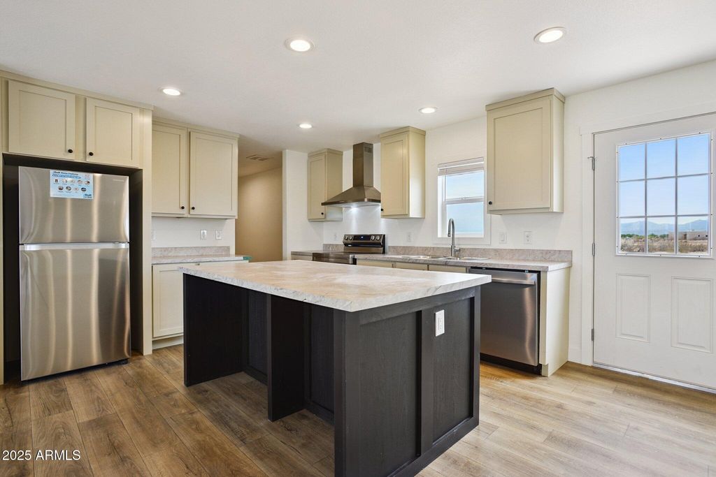 Image 6 of property listing at 2123 S 357th Drive, Tonopah, AZ 85354