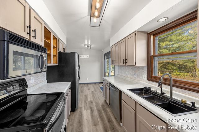 255 15 Mile Road, Sparta, MI 49345