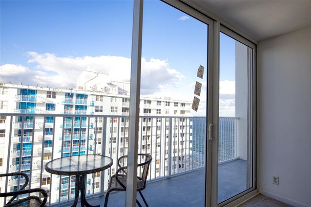 111 Briny Avenue PH-17, Pompano Beach, FL 33062