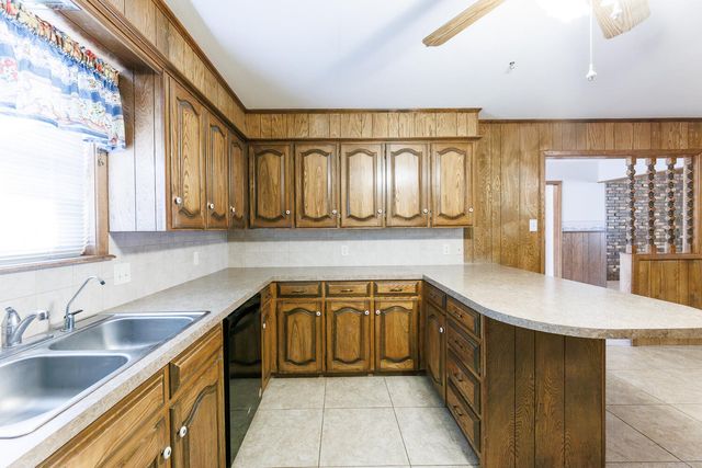 2018 Rice Drive, Levelland, TX 79336