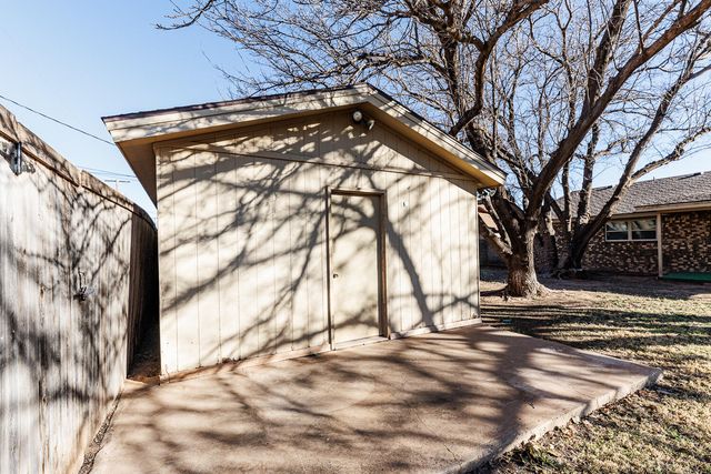 2018 Rice Drive, Levelland, TX 79336