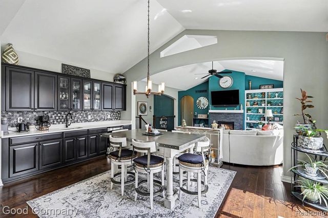 900 Watersmeet Drive, Oxford, MI 48371