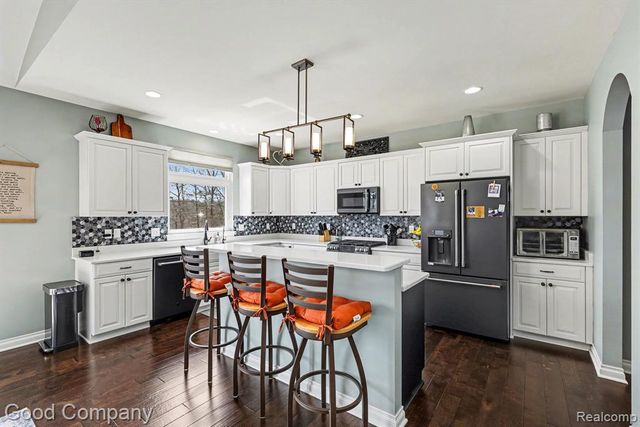 900 Watersmeet Drive, Oxford, MI 48371