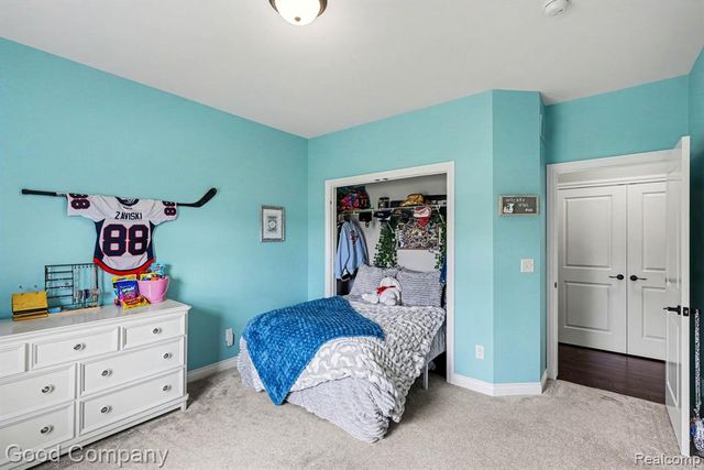 900 Watersmeet Drive, Oxford, MI 48371