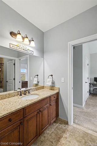 900 Watersmeet Drive, Oxford, MI 48371
