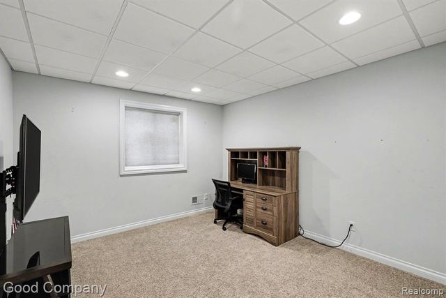 900 Watersmeet Drive, Oxford, MI 48371