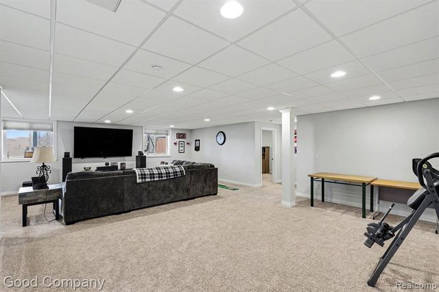900 Watersmeet Drive, Oxford, MI 48371