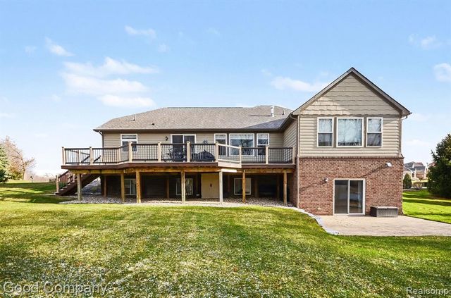 900 Watersmeet Drive, Oxford, MI 48371