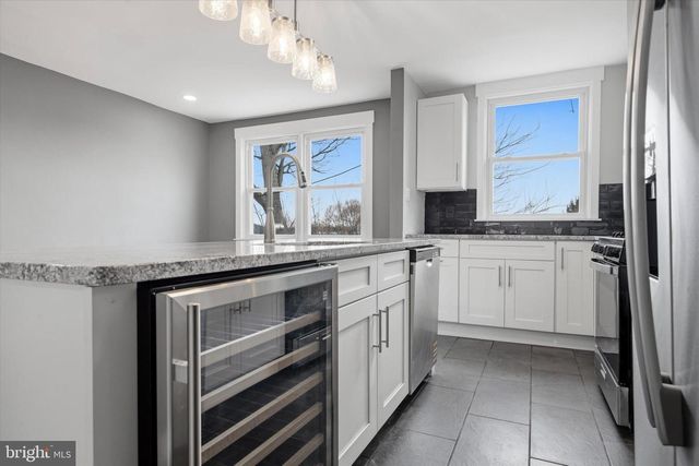 6866 CLOVER LN, Upper Darby, PA 19082