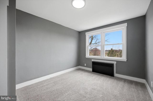 6866 CLOVER LN, Upper Darby, PA 19082