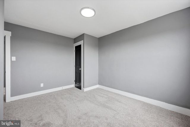 6866 CLOVER LN, Upper Darby, PA 19082