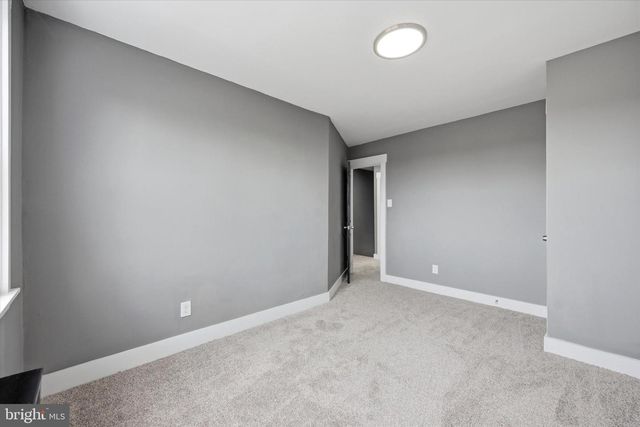 6866 CLOVER LN, Upper Darby, PA 19082