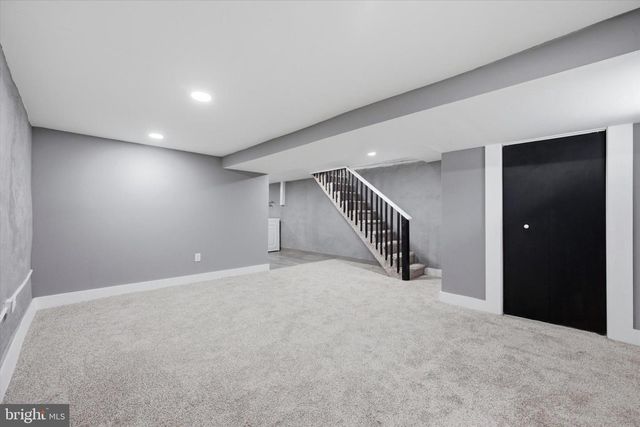 6866 CLOVER LN, Upper Darby, PA 19082