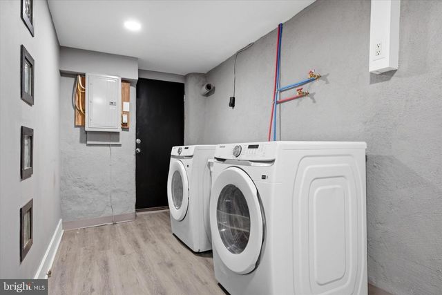 6866 CLOVER LN, Upper Darby, PA 19082