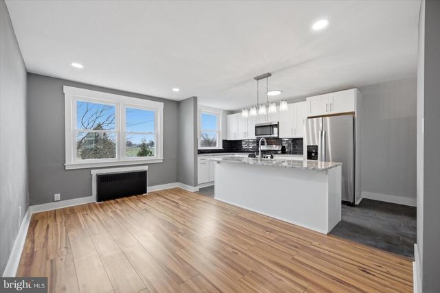 6866 CLOVER LN, Upper Darby, PA 19082