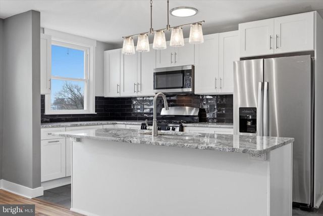 6866 CLOVER LN, Upper Darby, PA 19082