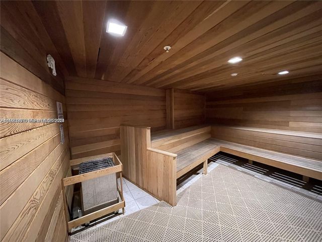 600 Three Islands Blvd 1520, Hallandale Beach, FL 33009