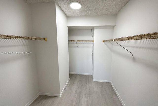 600 Three Islands Blvd 1520, Hallandale Beach, FL 33009