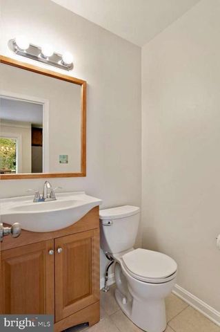 1 MCFARLIN CT, Germantown, MD 20874