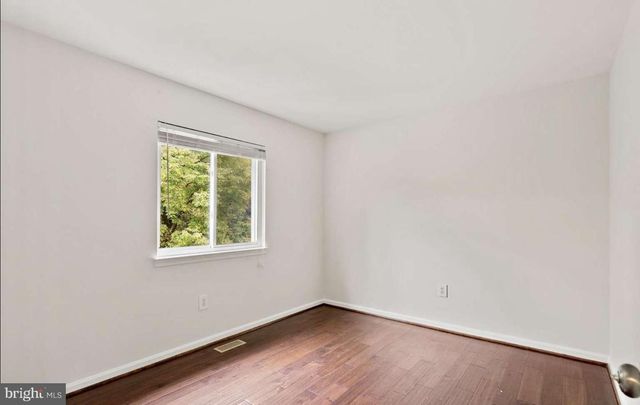 1 MCFARLIN CT, Germantown, MD 20874