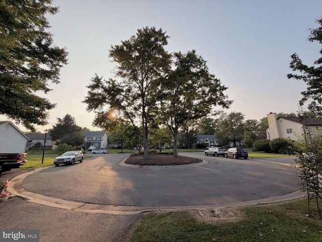 1 MCFARLIN CT, Germantown, MD 20874