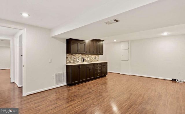 1 MCFARLIN CT, Germantown, MD 20874