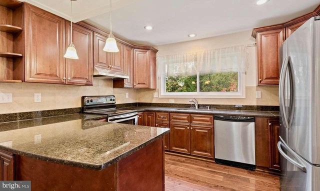 1 MCFARLIN CT, Germantown, MD 20874