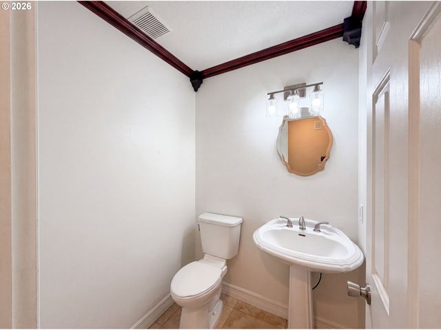 15745 Sw Windham Ter, Portland, OR 97224