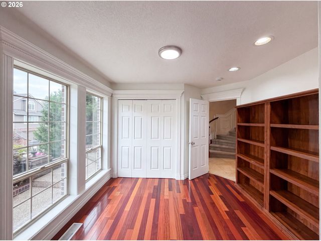 15745 Sw Windham Ter, Portland, OR 97224