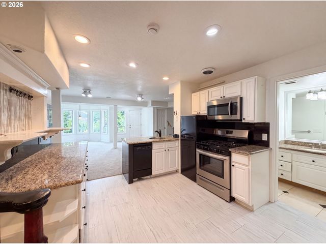15745 Sw Windham Ter, Portland, OR 97224