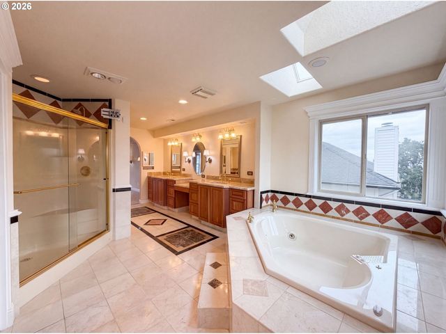 15745 Sw Windham Ter, Portland, OR 97224