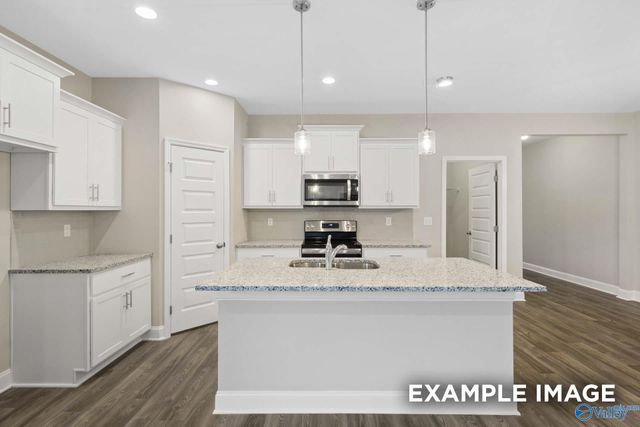 406 Clyde Lane, Hartselle, AL 35640