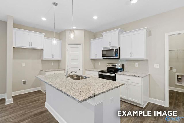 406 Clyde Lane, Hartselle, AL 35640