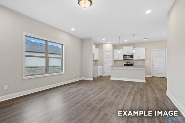 406 Clyde Lane, Hartselle, AL 35640