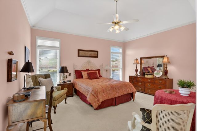 1037 MIRROR LAKE DR, Cordova, TN 38018