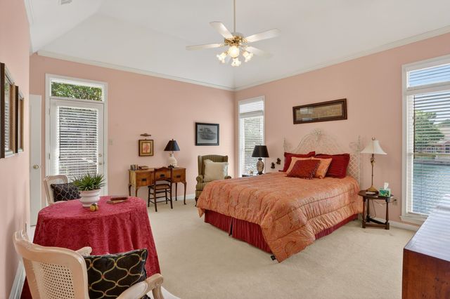 1037 MIRROR LAKE DR, Cordova, TN 38018