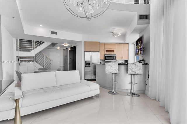 60 SW 13th St 4818, Miami, FL 33130